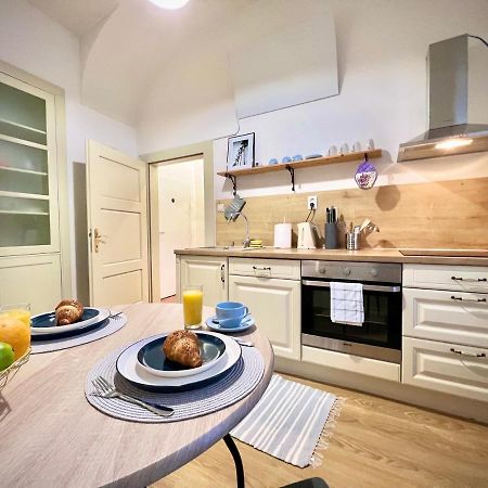 Elegant Apartment In Kosice Luaran gambar