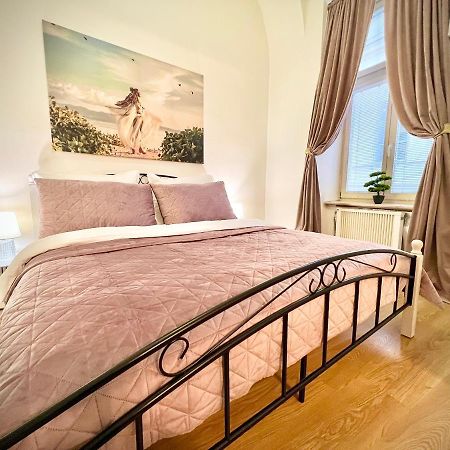 Elegant Apartment In Kosice Luaran gambar