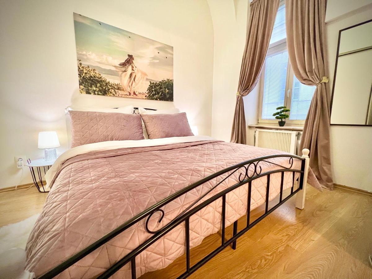 Elegant Apartment In Kosice Luaran gambar